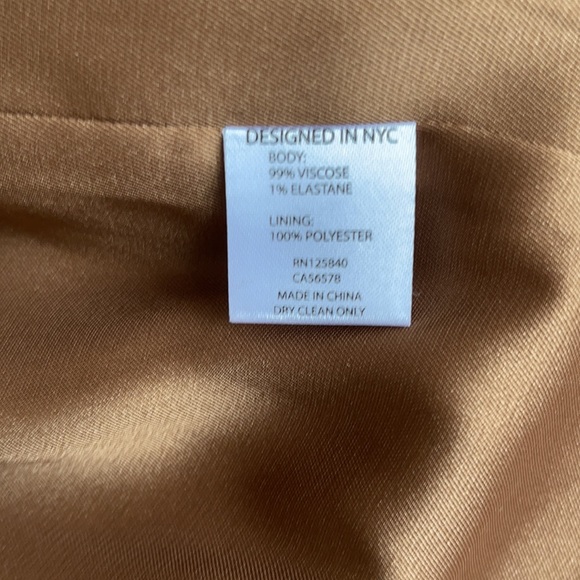 Intermix cropped blazer - Picture 9 of 13